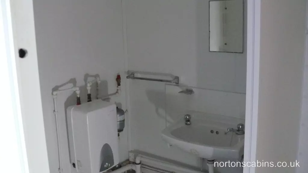 Ref: Nor224 20ftx8 portable Kitchen shower £8,500 +VAT