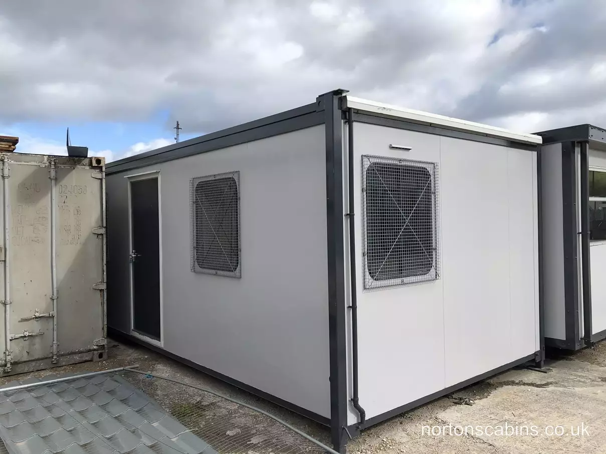 Refurbished Cabins 24 ft 24ft accommodation sleep onsite  Ref: Nor234 Price &pound;9,950 +VAT