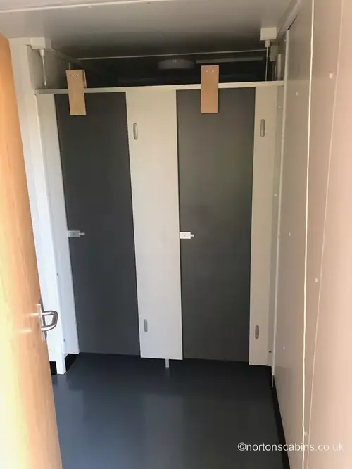 Changing rooms showers2