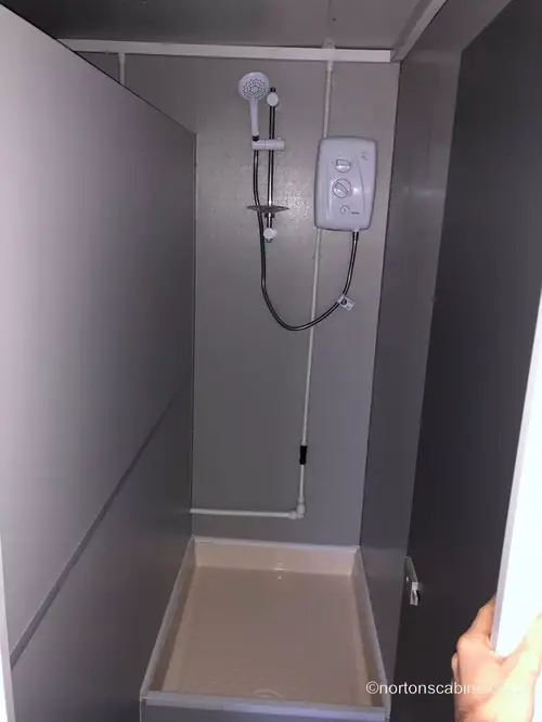 Changing rooms showers5