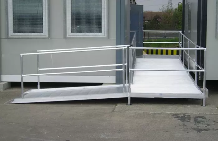 Portable cabin disabled access ramp