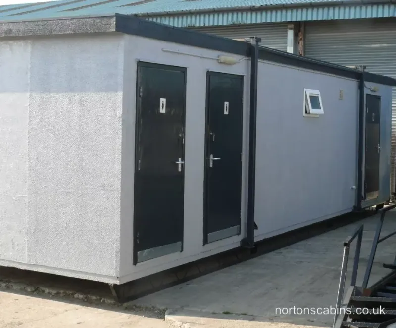 Toilet Blocks Refurbished 32ftx10ft 6 + 2 toilet block Ref NOR222