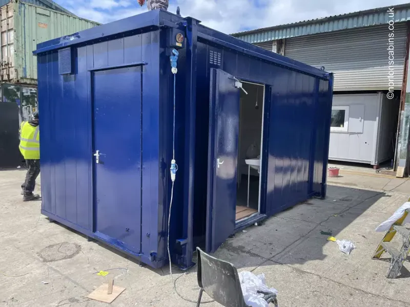 Toilet Blocks Refurbished 16ftx9ft 3+1 Toilet Block Ref Nor275