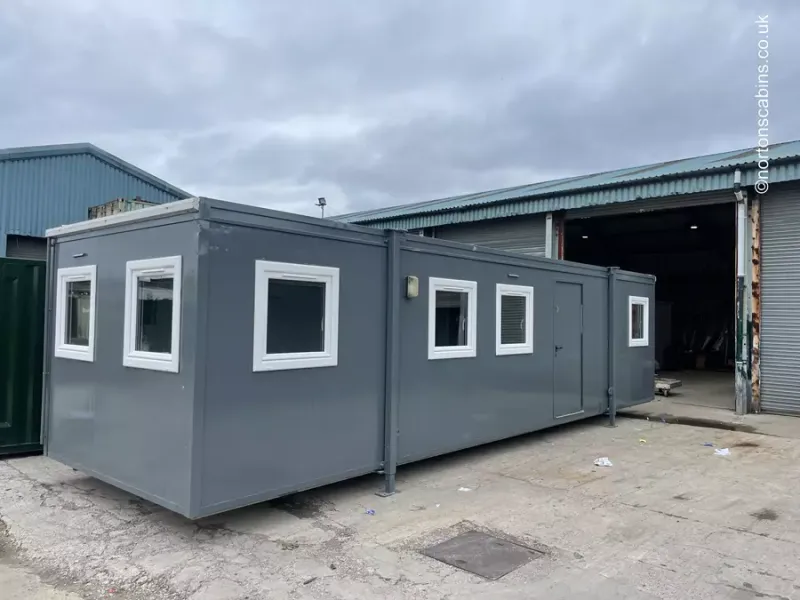 Office cabins Refurbished 32x10 open plan -carpet Ref Nor289